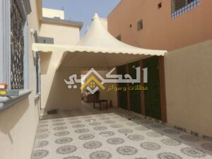 مظلات هرمية متحركة