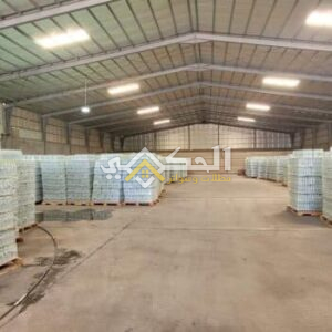 مستودعات حديد كبيرة